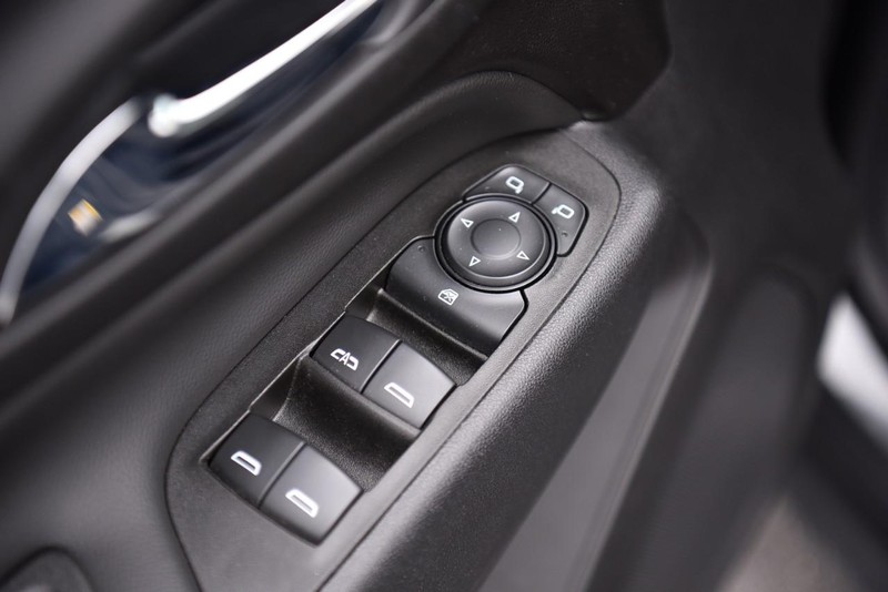 Chevrolet Equinox Vehicle Image 09