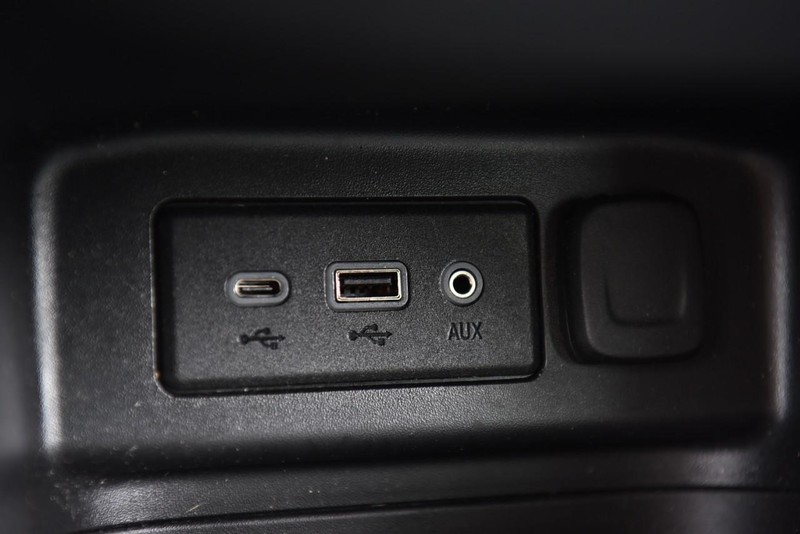 Chevrolet Equinox Vehicle Image 17