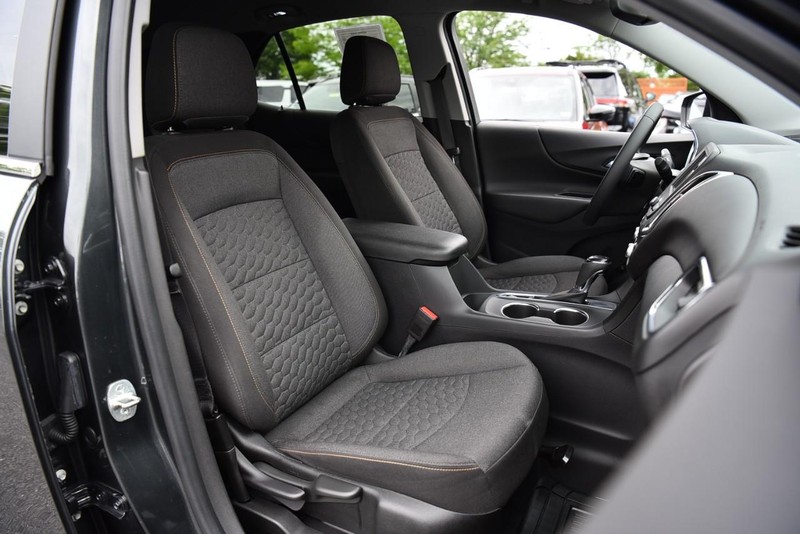 Chevrolet Equinox Vehicle Image 21