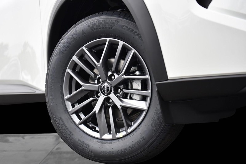 Nissan Rogue Vehicle Image 03