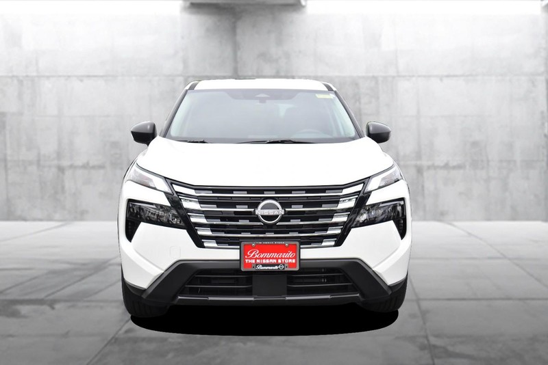 Nissan Rogue Vehicle Image 04