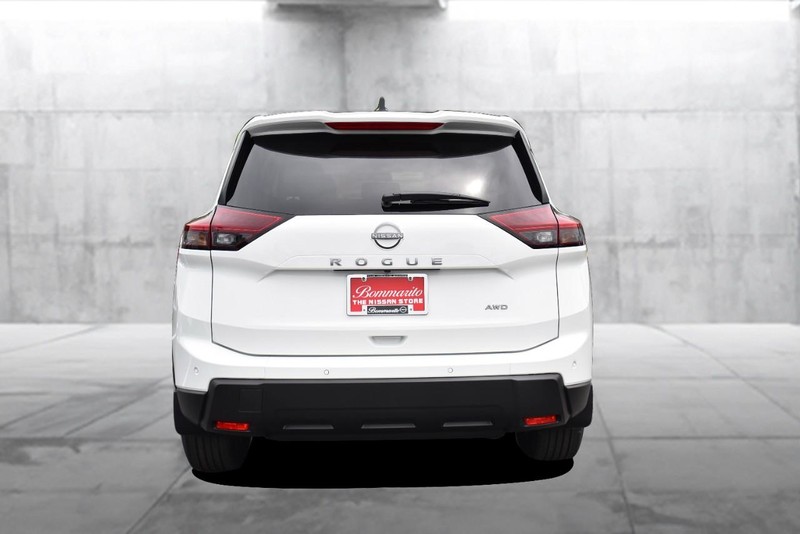 Nissan Rogue Vehicle Image 06