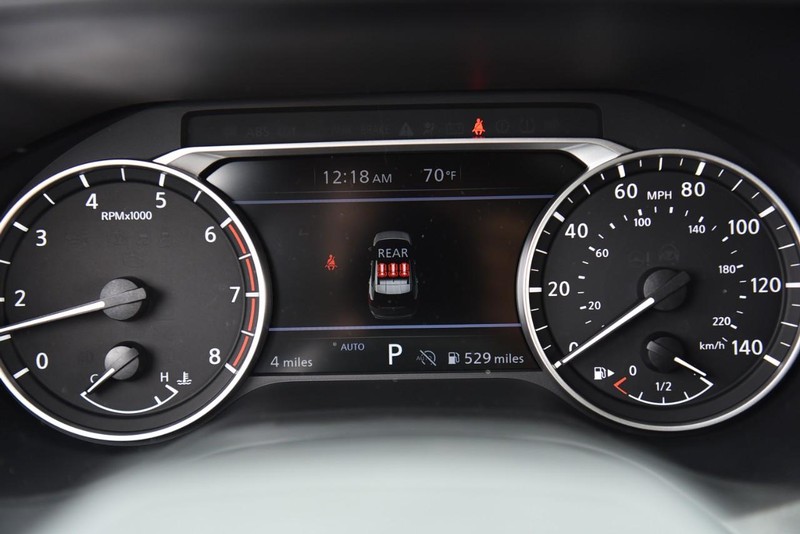 Nissan Rogue Vehicle Image 12
