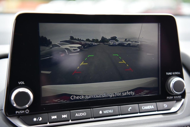Nissan Rogue Vehicle Image 13