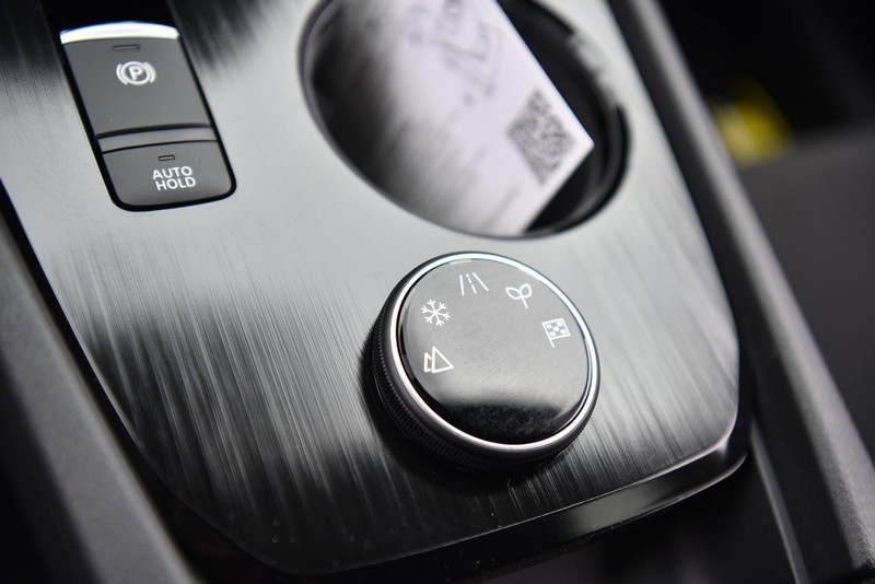 Nissan Rogue Vehicle Image 17