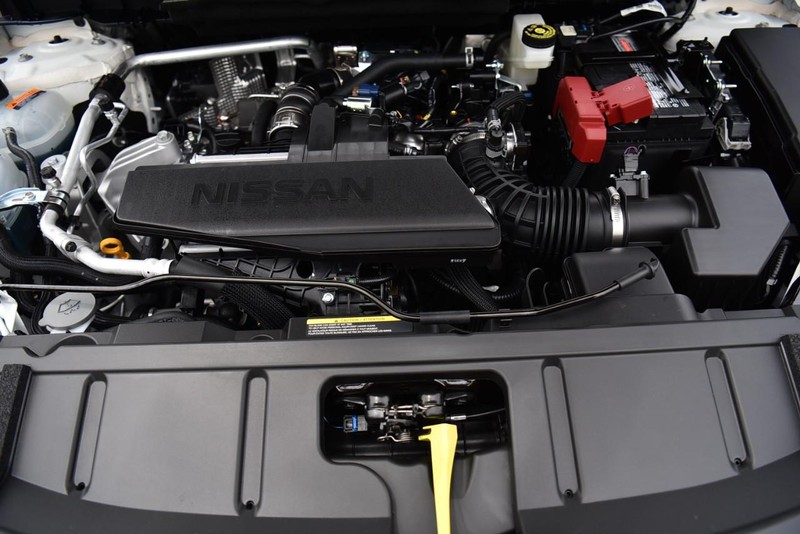 Nissan Rogue Vehicle Image 24