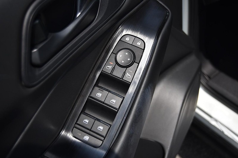 Nissan Rogue Vehicle Image 09