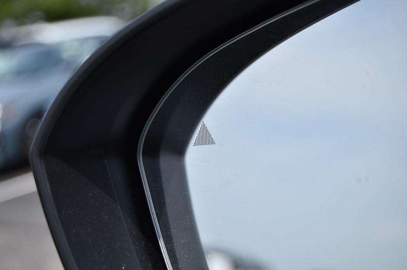Nissan Rogue Vehicle Image 10