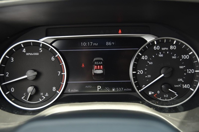 Nissan Rogue Vehicle Image 12