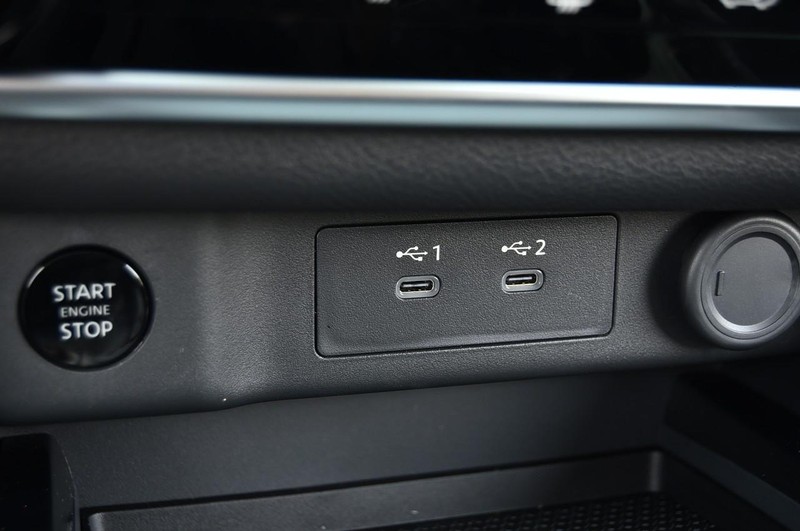 Nissan Rogue Vehicle Image 16