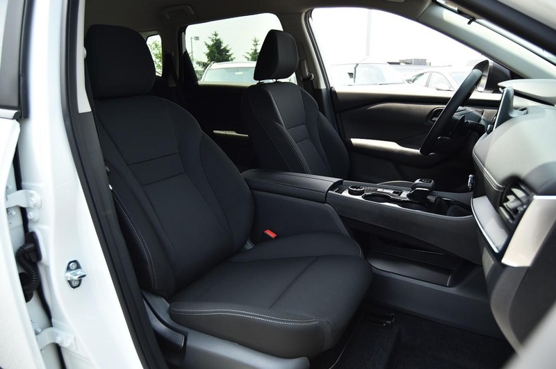 Nissan Rogue Vehicle Image 20