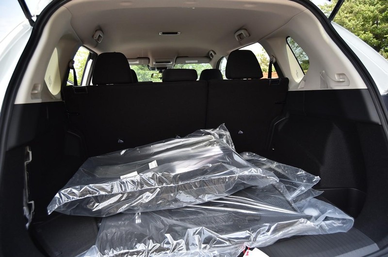 Nissan Rogue Vehicle Image 23