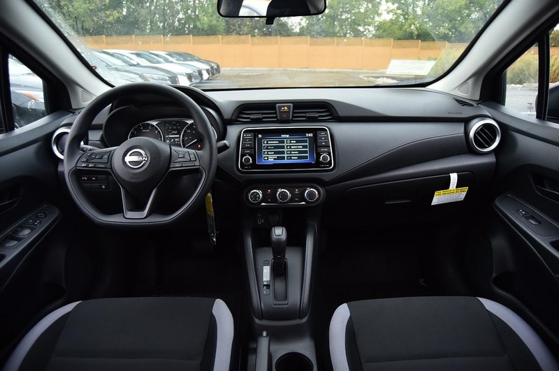 Nissan Versa Vehicle Image 08