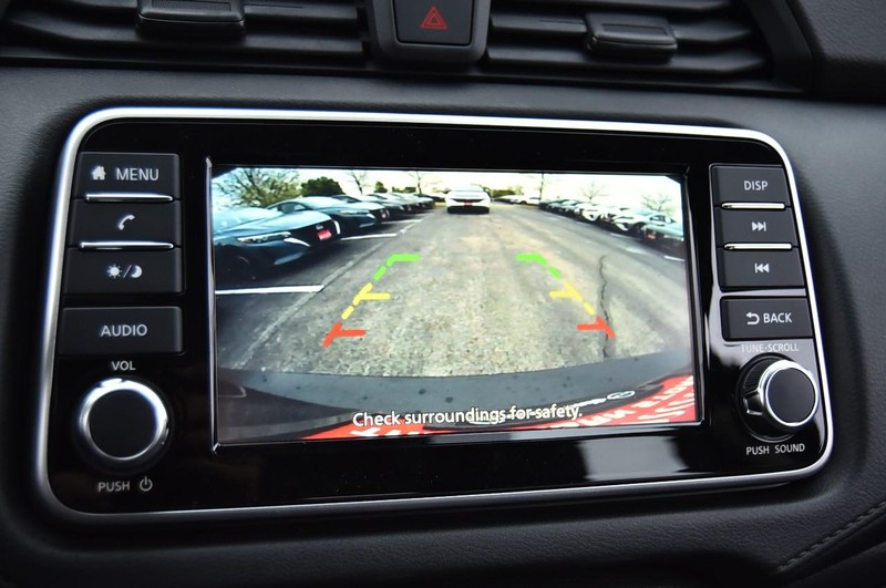 Nissan Versa Vehicle Image 12