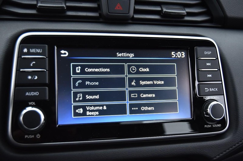 Nissan Versa Vehicle Image 13