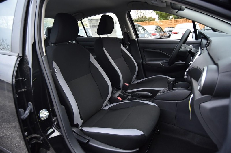 Nissan Versa Vehicle Image 18