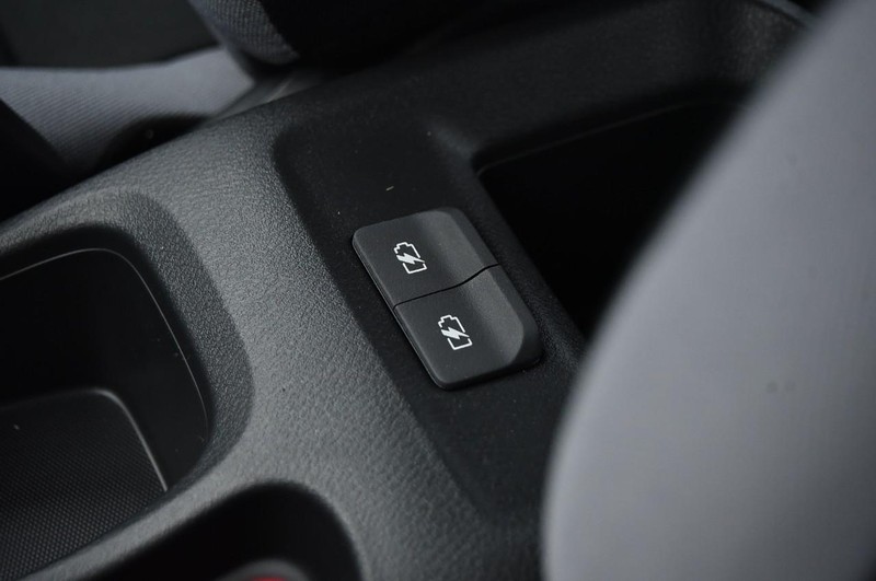 Nissan Versa Vehicle Image 20