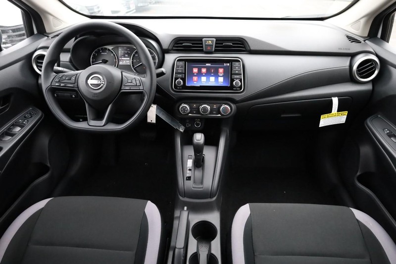 Nissan Versa Vehicle Image 21