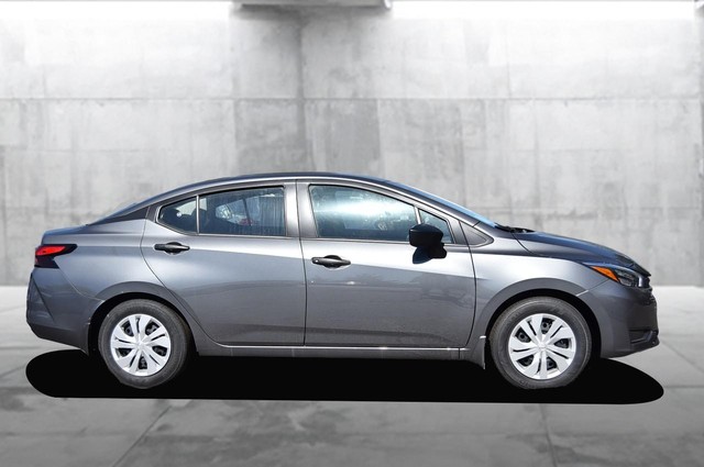 Nissan Versa Vehicle Image 05
