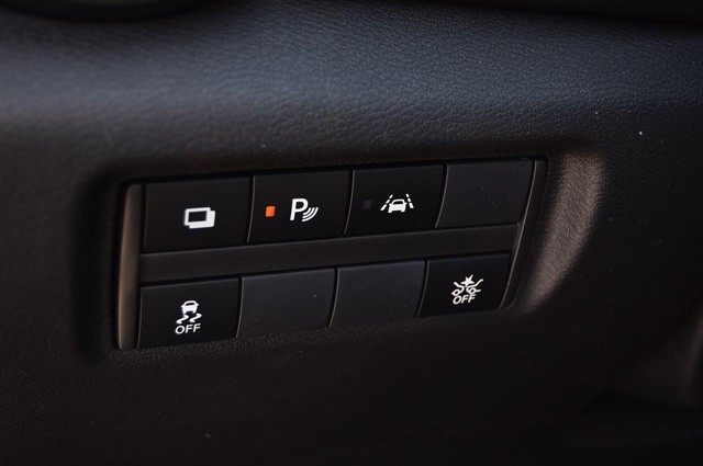 Nissan Versa Vehicle Image 10