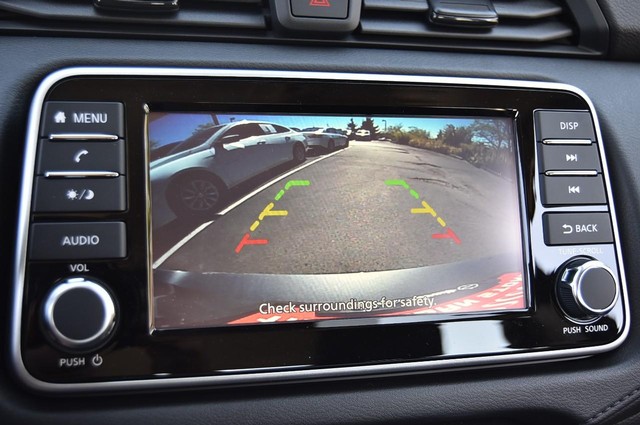 Nissan Versa Vehicle Image 12