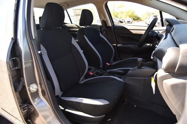 Nissan Versa Vehicle Image 18