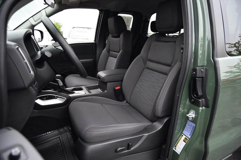 Nissan Frontier Vehicle Image 23