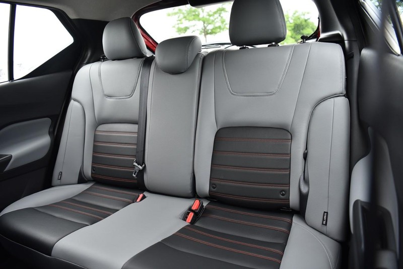 Nissan Kicks Vehicle Image 22