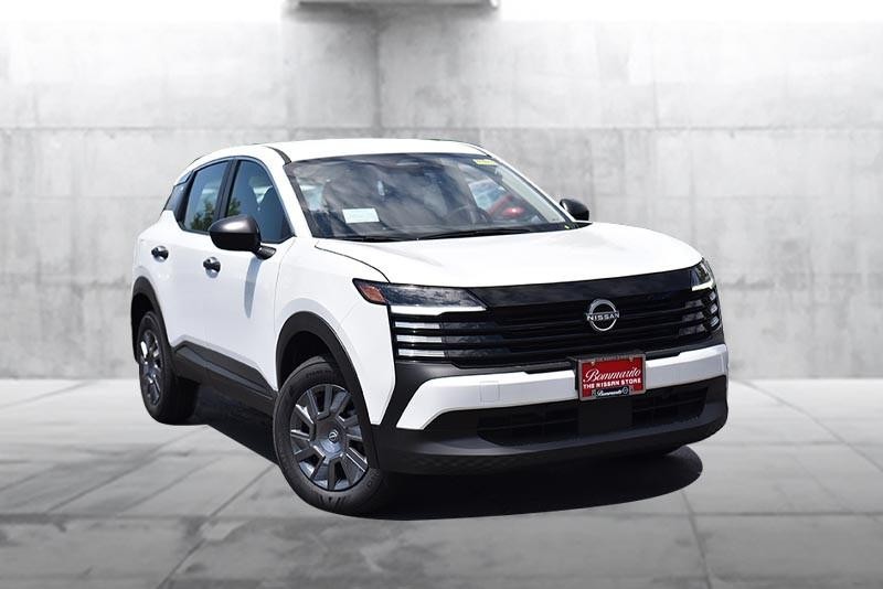 Nissan Kicks Vehicle Image 02