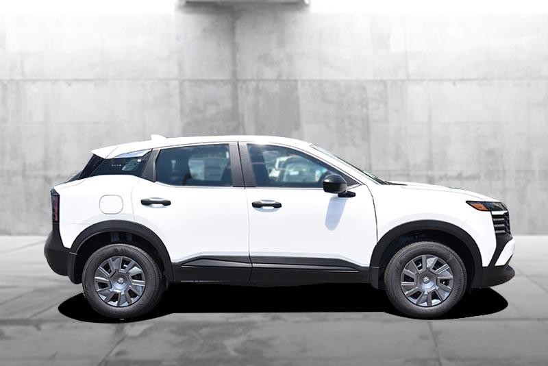 Nissan Kicks Vehicle Image 05