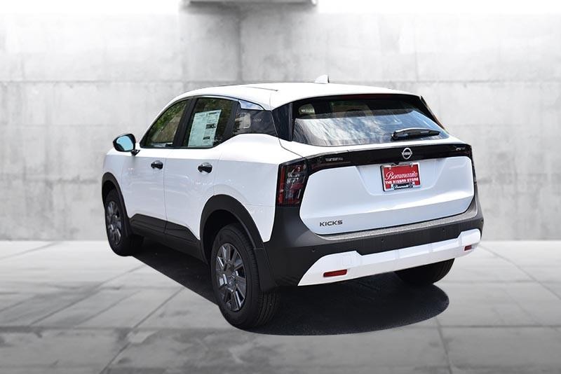 Nissan Kicks Vehicle Image 07