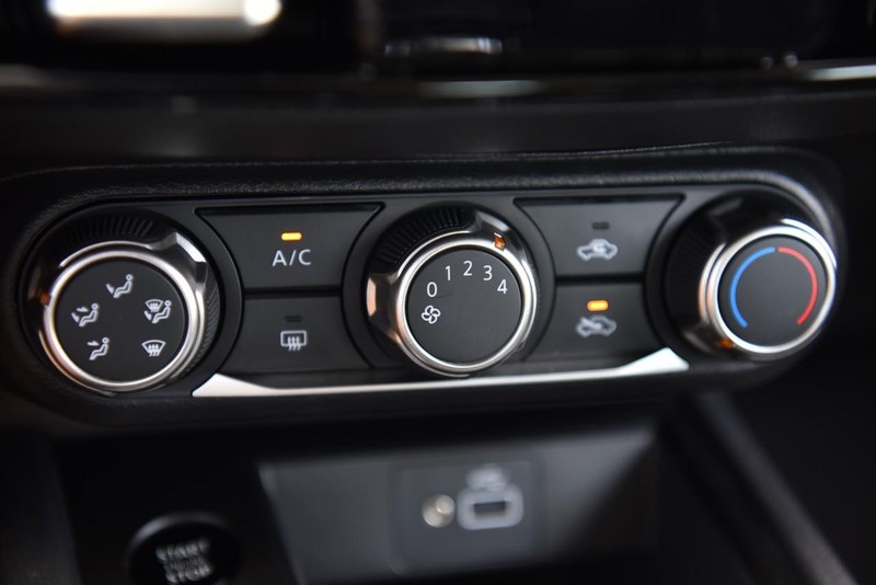 Nissan Kicks Vehicle Image 15