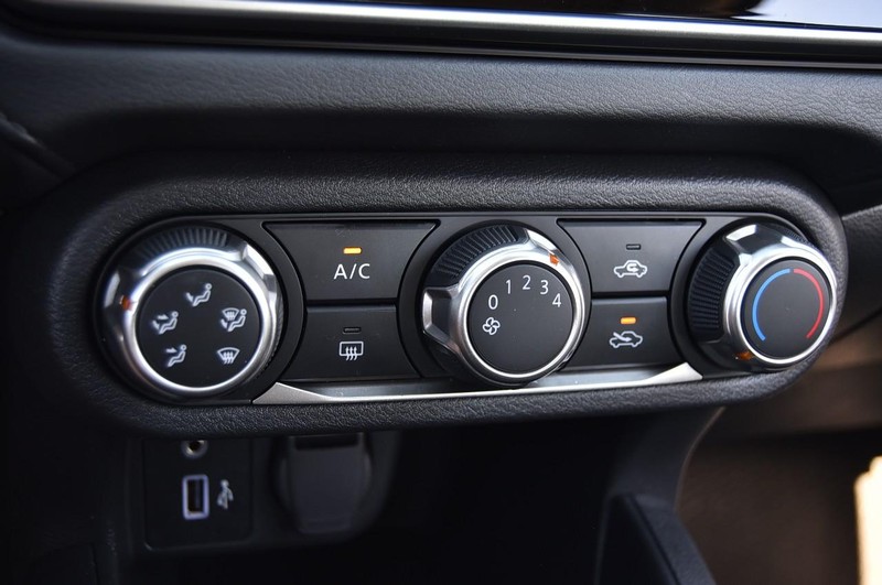 Nissan Versa Vehicle Image 14