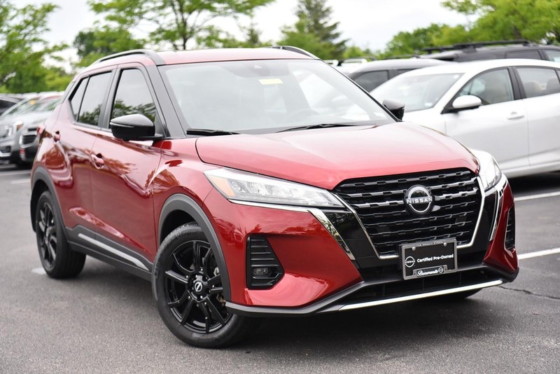 Nissan Kicks Vehicle Image 02