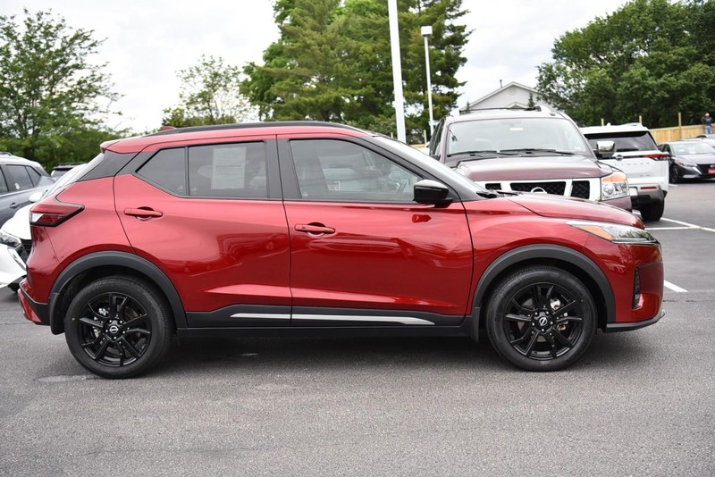 Nissan Kicks Vehicle Image 05