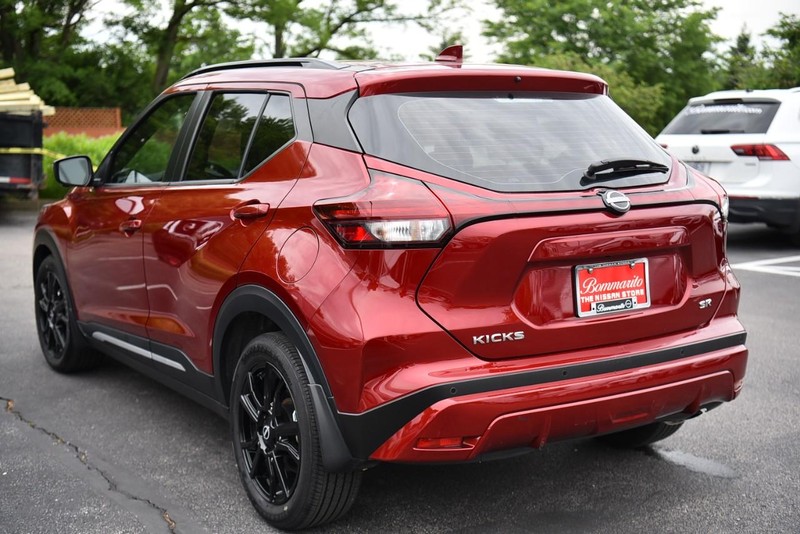 Nissan Kicks Vehicle Image 07