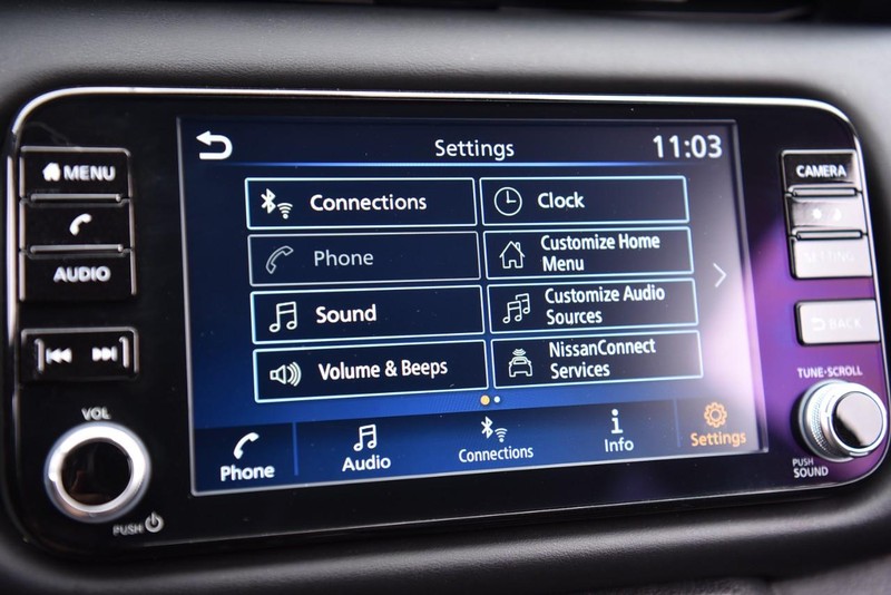 Nissan Kicks Vehicle Image 14