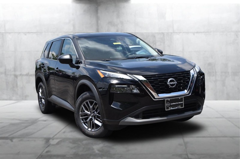 Nissan Rogue Vehicle Image 02
