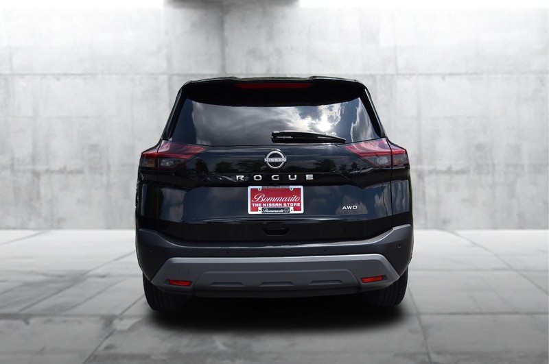 Nissan Rogue Vehicle Image 06