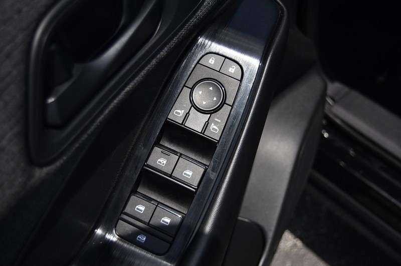 Nissan Rogue Vehicle Image 09