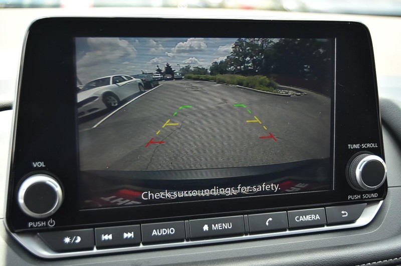 Nissan Rogue Vehicle Image 13
