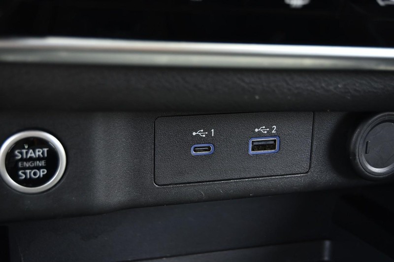 Nissan Rogue Vehicle Image 16