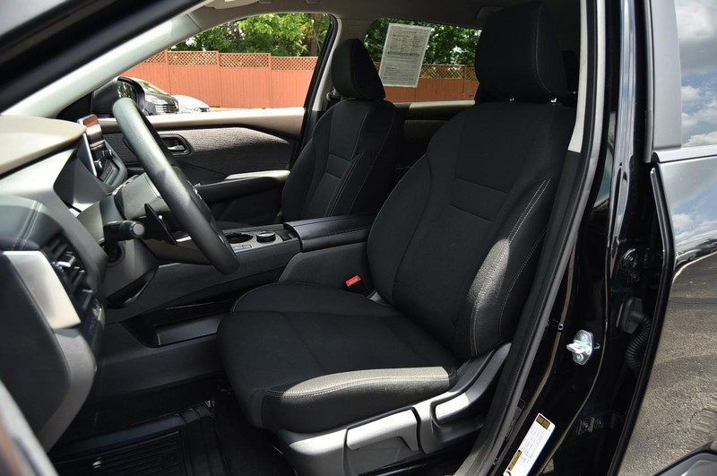 Nissan Rogue Vehicle Image 19