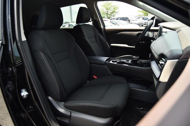 Nissan Rogue Vehicle Image 20