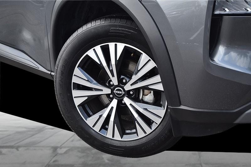 Nissan Rogue Vehicle Image 03