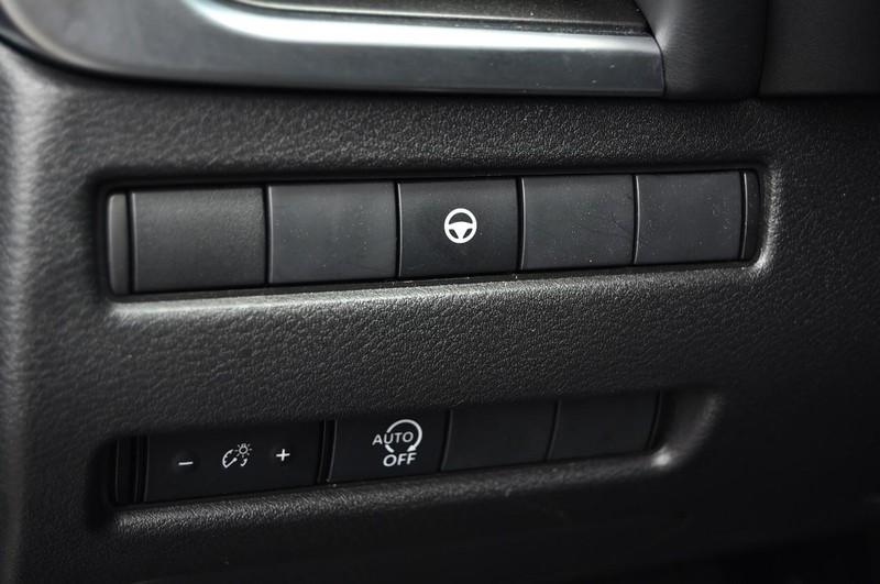 Nissan Rogue Vehicle Image 11