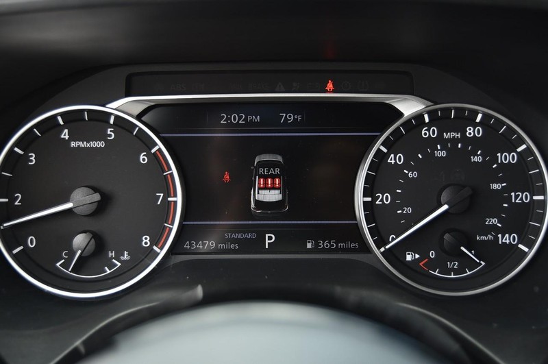 Nissan Rogue Vehicle Image 12