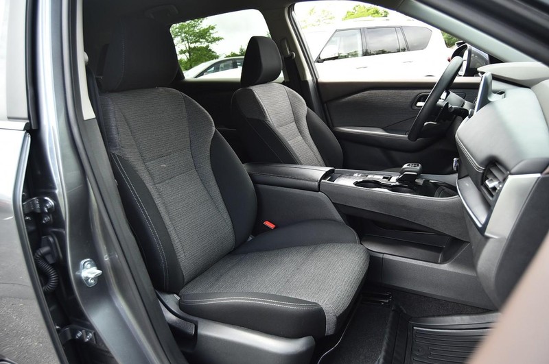 Nissan Rogue Vehicle Image 20