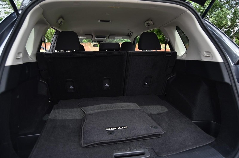 Nissan Rogue Vehicle Image 24