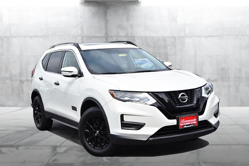 Nissan Rogue Vehicle Image 02